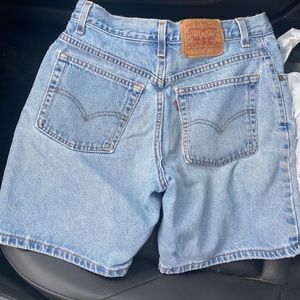 Levi’s mom shorts size2-4